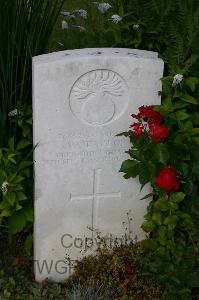 Dozinghem Military Cemetery - Taylor, Wilfred